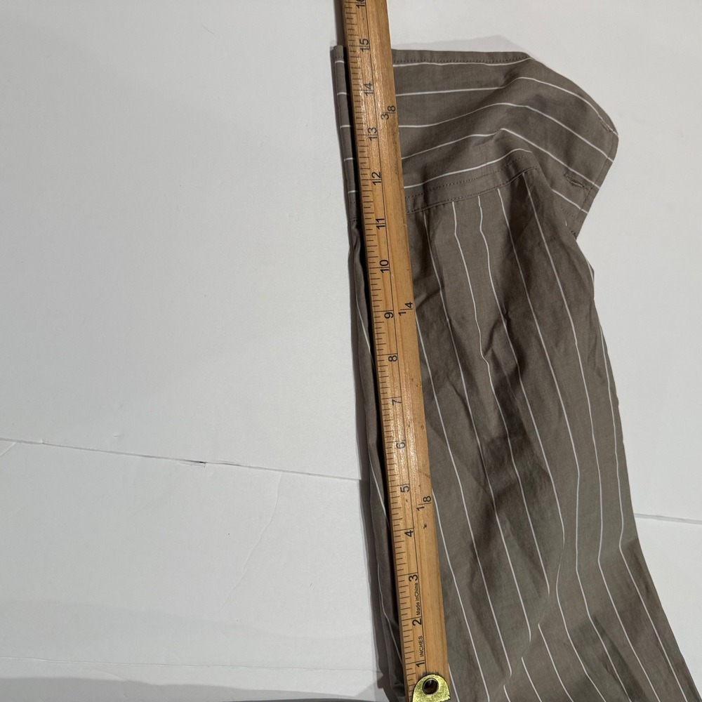 Coastal Grandma Minimalist Academia LP Banana Republic Taupe Striped Button Down - Picture 3 of 7